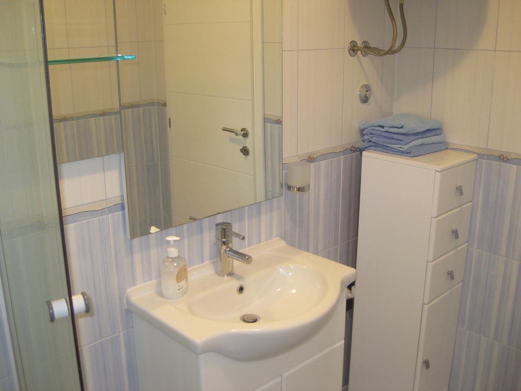 Apartment Agata Trogir Quarto foto